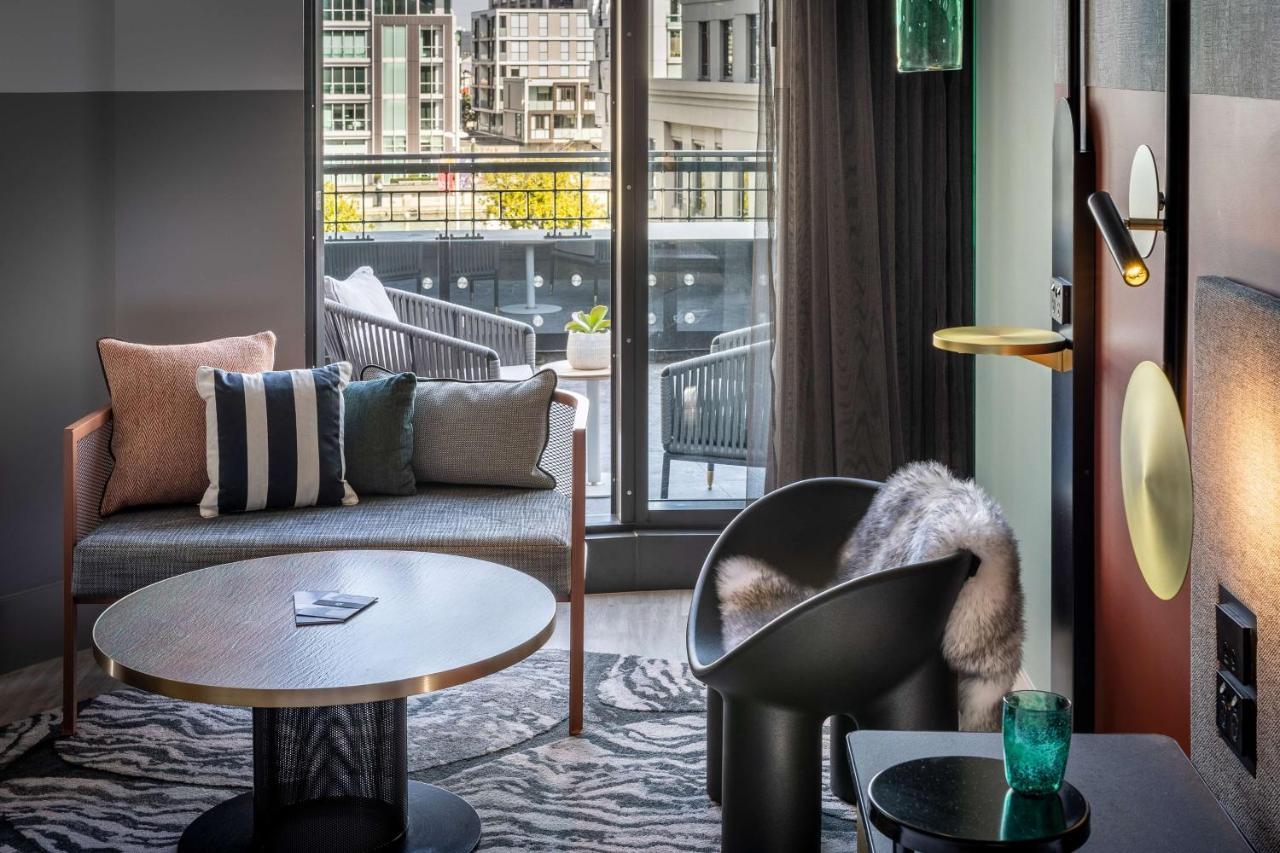 Qt อ็อคแลนด์ Hotel โอ๊คแลนด์ ภายนอก รูปภาพ The Living Room at The Standard London