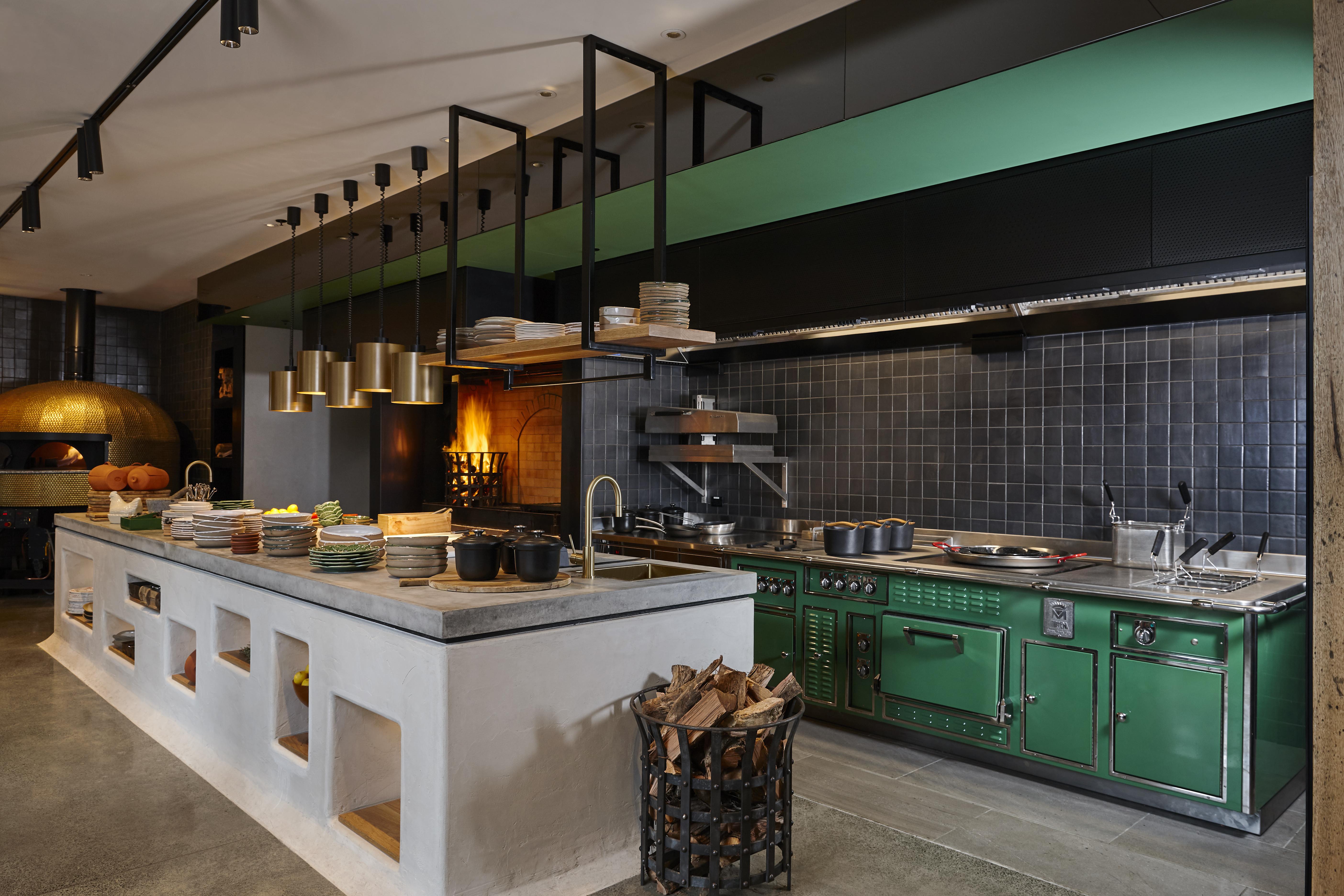 Qt อ็อคแลนด์ Hotel โอ๊คแลนด์ ภายนอก รูปภาพ The kitchen at the restaurant