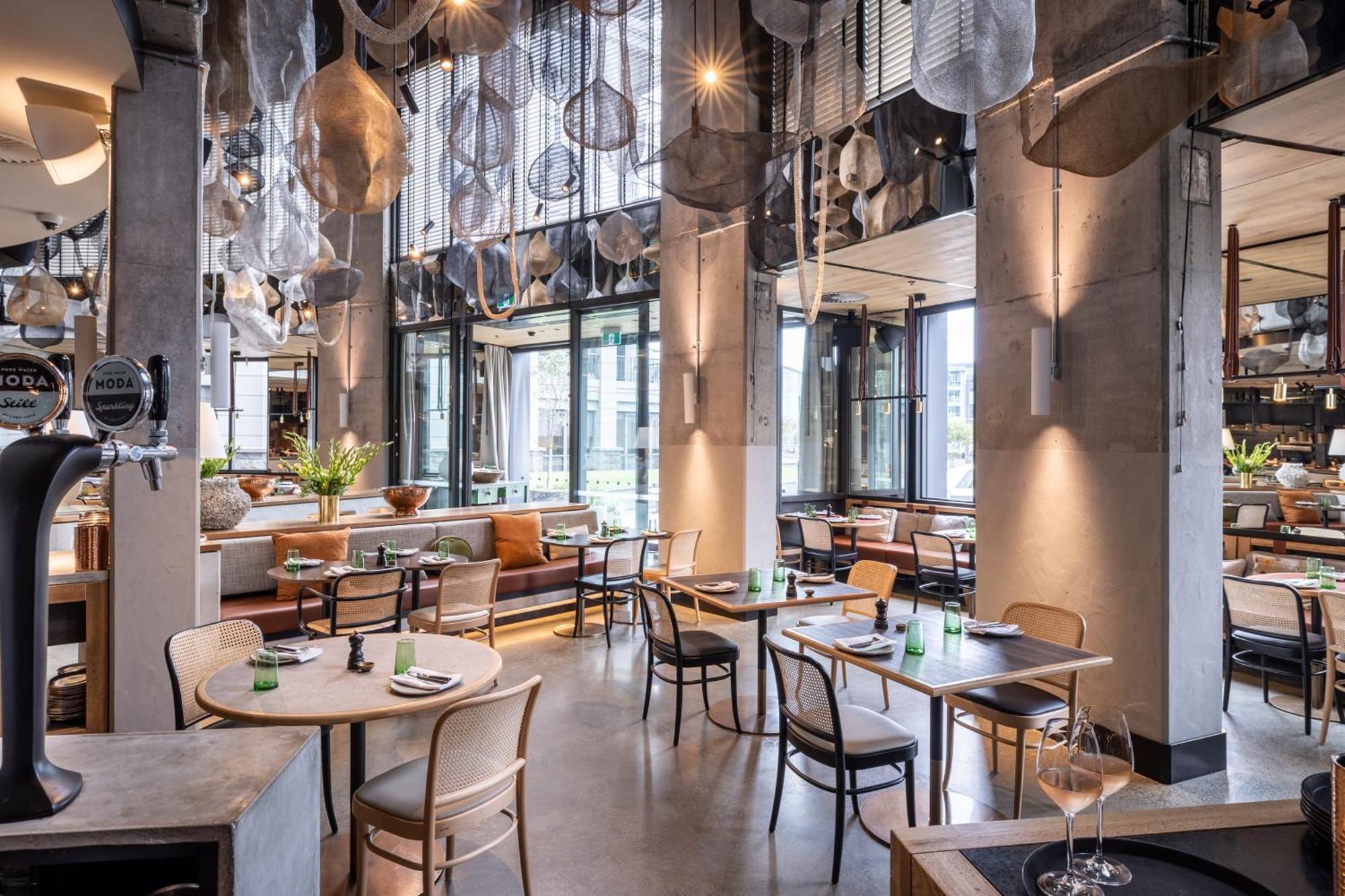 Qt อ็อคแลนด์ Hotel โอ๊คแลนด์ ภายนอก รูปภาพ The interior of the restaurant